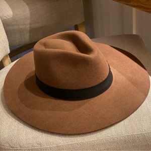 Aritzia brand new fedora with tags